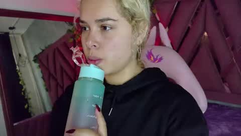 Haely online show from February 11, 12:06 pm