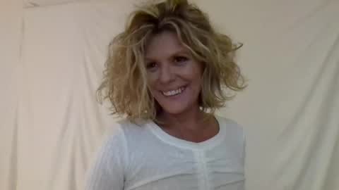 Hailey online show from December 28, 2:01 am