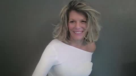 Hailey online show from April 22, 6:38 pm