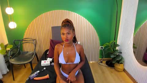 Halley Lorens online show from October 9, 8:13 pm