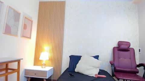 Halley Lorens online show from October 29, 7:27 pm