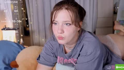 hanahwoods online show from February 15, 3:44 pm