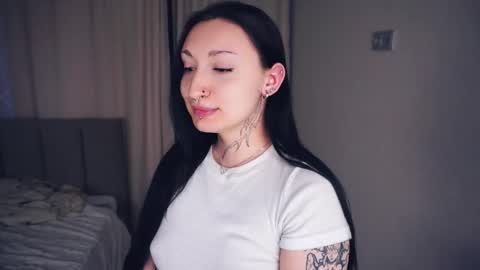  Blair and Gwen  for thumbs up youre gonna get a hot photo but dont forget to write if you want it  online show from October 22, 6:40 am