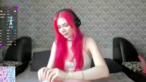 Tori and Asuna online show from June 13, 9:18 am