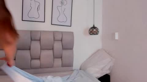 hanna__evans_ online show from November 8, 12:21 pm