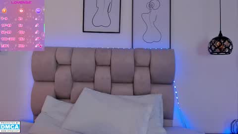 hanna__evans_ online show from January 15, 12:44 pm