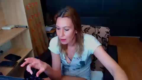 hanna_ha online show from March 12, 8:44 pm