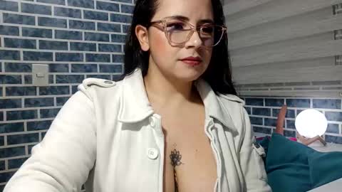 hanna_moons online show from April 25, 1:19 am