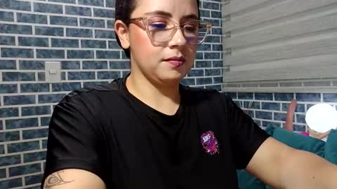 hanna_moons online show from April 22, 3:36 am
