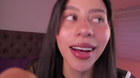 Hannah online show from February 11, 9:14 pm