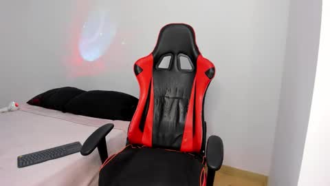 Hannah Milton online show from March 12, 8:44 pm