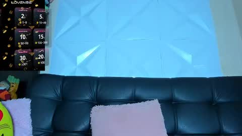 Hanna Independent Model online show from March 7, 3:51 am