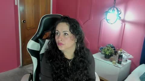 Hanny  online show from May 31, 12:33 pm