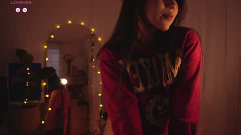 Mizi online show from December 27, 8:50 pm