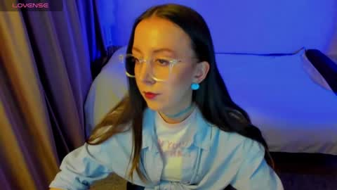 Stephanie online show from April 17, 8:33 pm