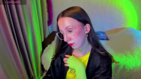 Stephanie online show from December 14, 8:03 pm