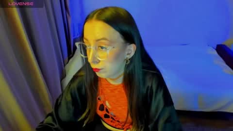 Stephanie online show from April 12, 7:38 pm