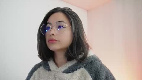 hawaiibliss_18 online show from February 5, 9:29 pm