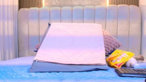 kataleya online show from December 5, 7:26 pm