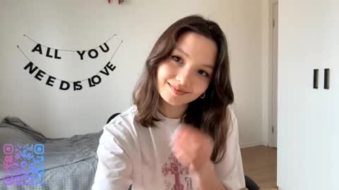 Kira online show from April 23, 9:28 am