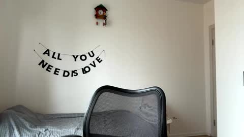 Kira online show from April 24, 12:30 pm