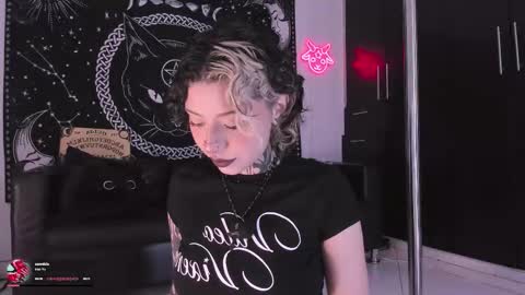 Hazell Witch online show from March 6, 5:08 pm