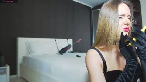 Helen online show from June 14, 5:19 am