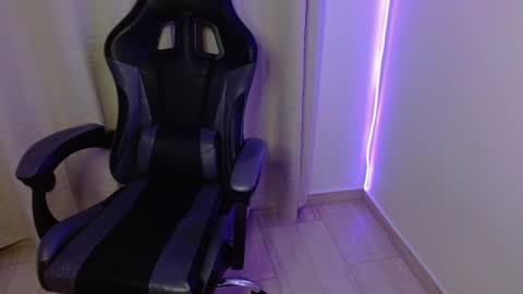 ETHEREAL HEIZER online show from October 1, 2:49 am