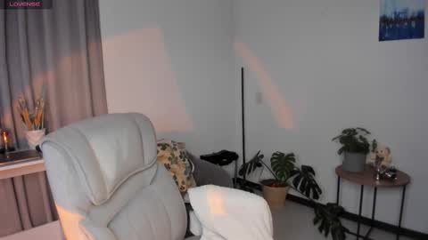 helen_miller online show from February 13, 12:35 am