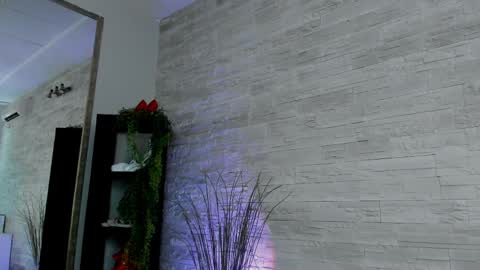 Helen online show from April 11, 7:45 am