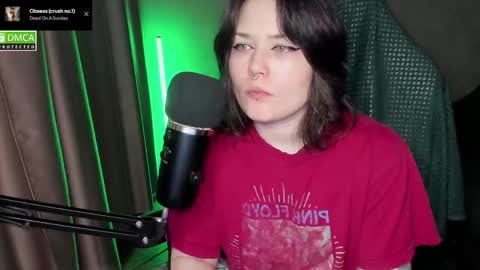 Red online show from April 14, 8:20 pm