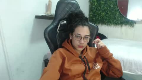hellen_queensex online show from February 22, 4:37 pm