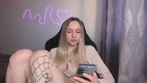 Lisa online show from May 8, 4:43 pm