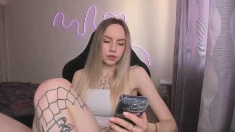 Lisa online show from May 11, 2:41 pm