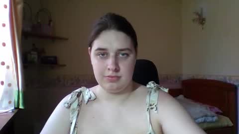 hess_luna_ online show from March 17, 10:08 am