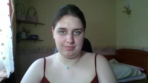 hess_luna_ online show from May 29, 9:18 am