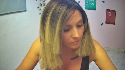 Hestesiaxx online show from March 18, 2:27 am