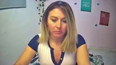 Hestesiaxx online show from February 19, 11:03 pm