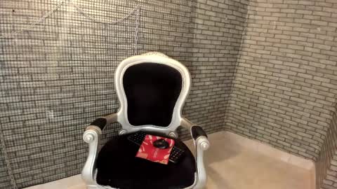 Hillary  online show from April 11, 6:33 pm