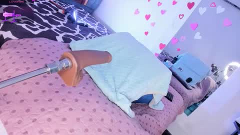  Hilary  online show from March 3, 8:37 pm