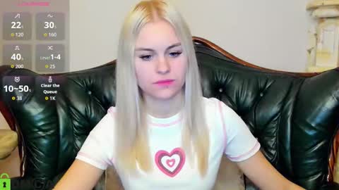 hilleva online show from September 24, 9:25 pm