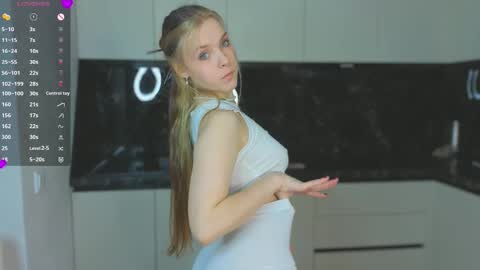 Hina online show from March 13, 3:35 pm