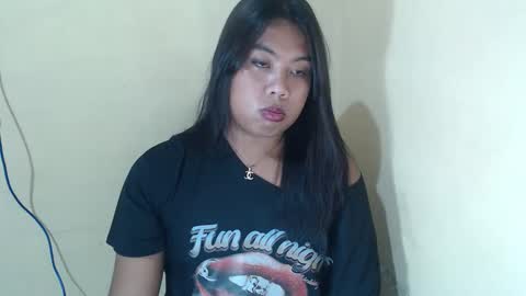 Layla3 online show from May 5, 11:46 am