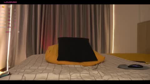 julia online show from February 16, 6:54 pm