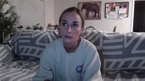 Holi Hurricane online show from September 19, 2:43 am