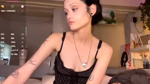 Ava online show from June 25, 3:46 pm
