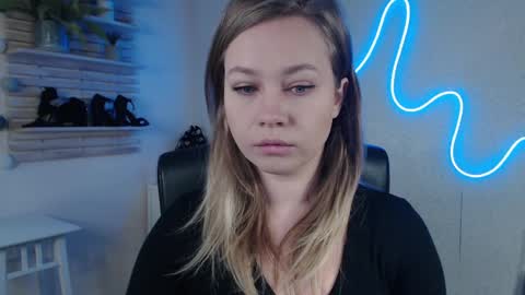 Holly online show from February 24, 12:16 am