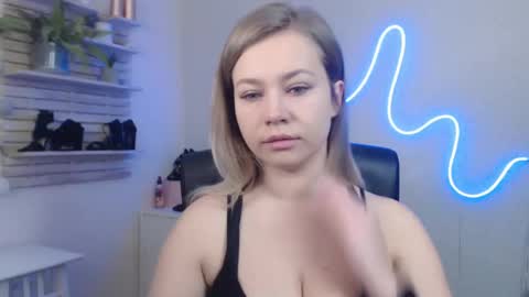 Holly online show from January 21, 3:26 am