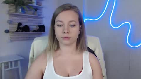 Holly online show from March 12, 12:20 am