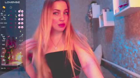 holly_molly8 online show from December 28, 5:46 pm